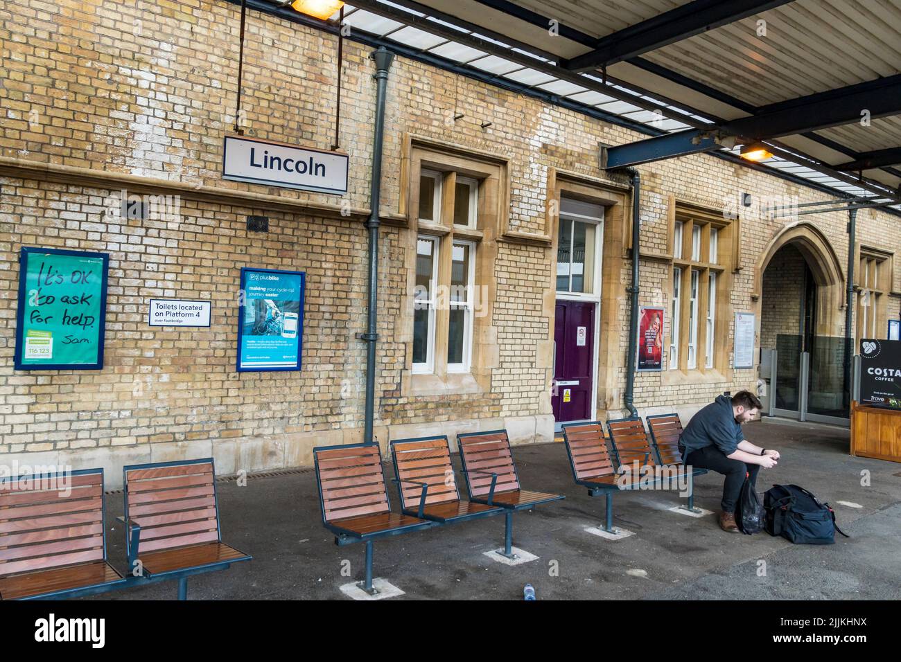 Lincoln railway station platform 3a 2022 Stock Photo