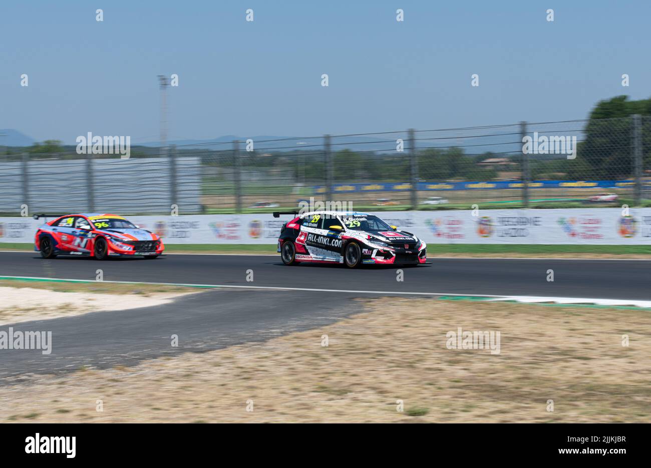 Blurred auto racing action hi-res stock photography and images - Alamy
