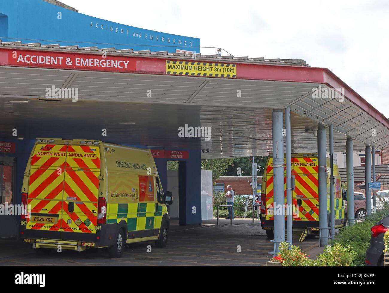 Accident & Emergency A&E Dept entrance,Warrington and Halton Hospitals,NHS,Foundation Trust,Lovely Lane, Warrington, Cheshire,England, WA5 1QG Stock Photo