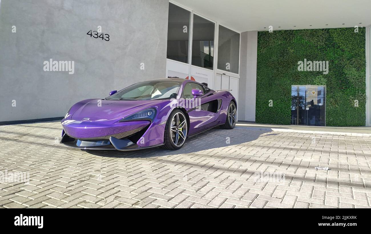 blue-mclaren-hi-res-stock-photography-and-images-alamy