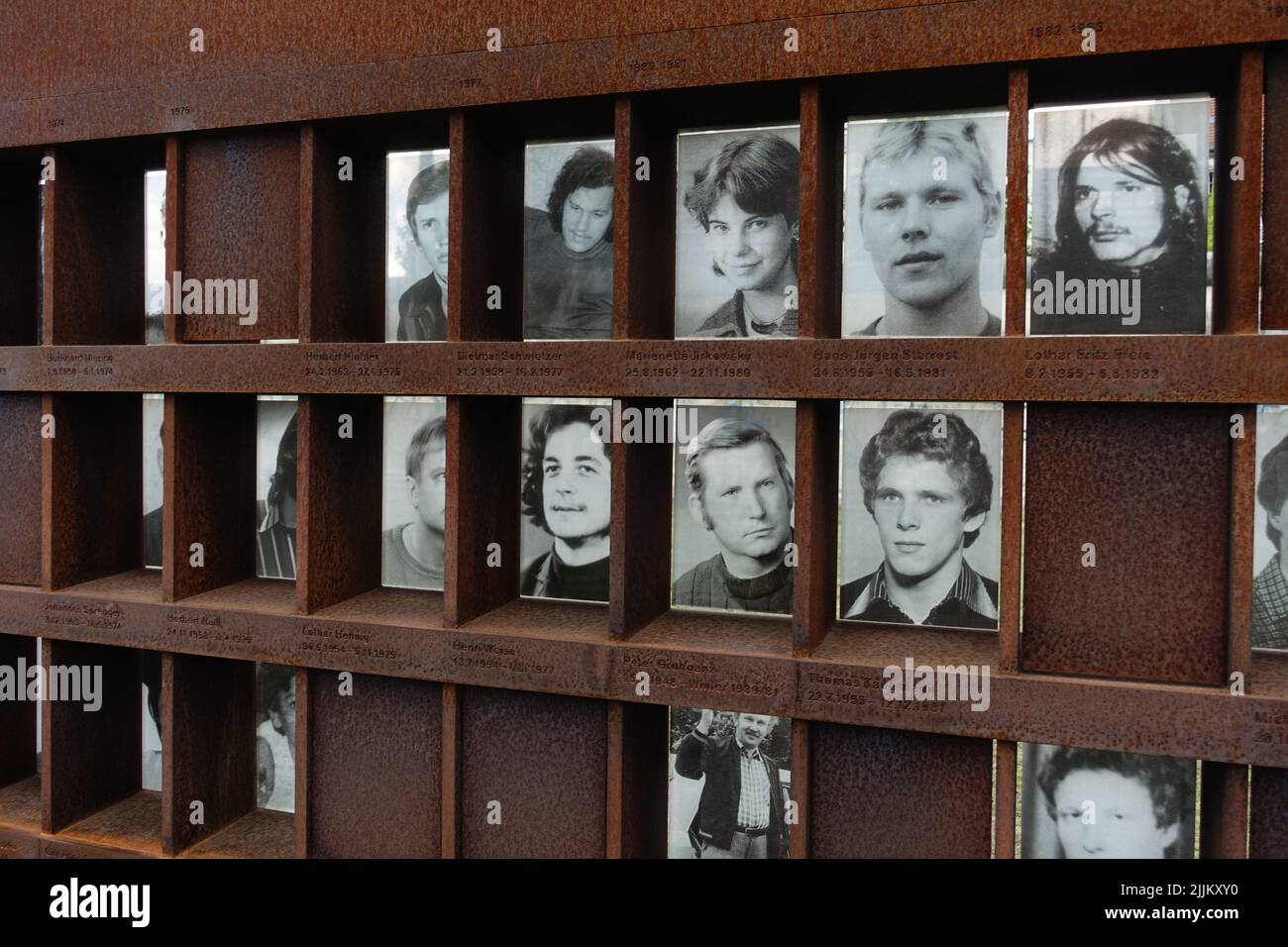 Berlin, Bernauer Straße, Gedenkstätte Berliner Mauer, Opfer // Berlin, Bernauer Straße, Memorial Park Berlin Wall, Victims Stock Photo