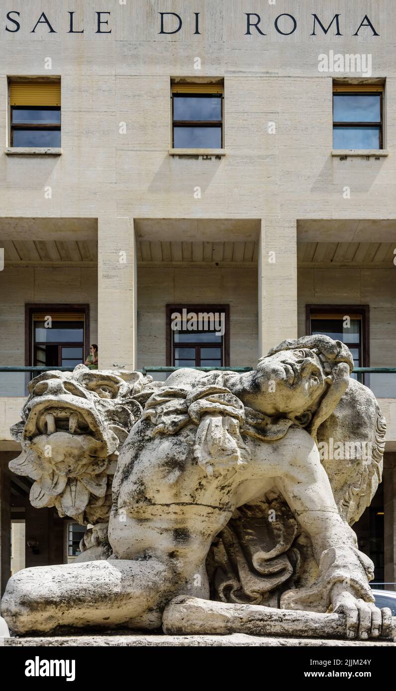 Rom, EUR-Viertel, Palazzo degli Uffici, G.Minnucci. // Rome, EUR (Esposizione Universale di Roma), Palazzo degli Uffici, G.Minnucci. Stock Photo