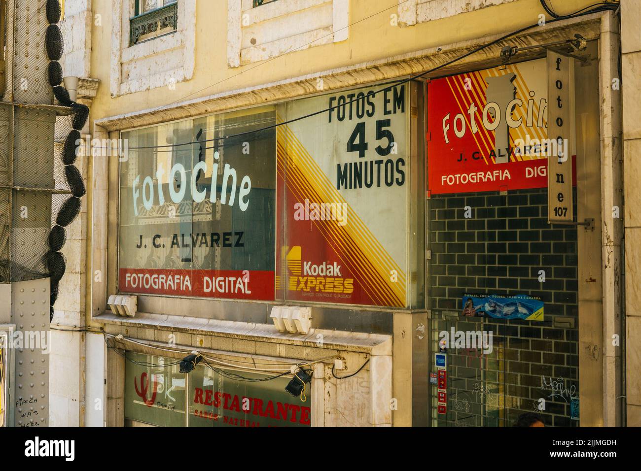 Lisbon store hi-res stock photography and images - Alamy