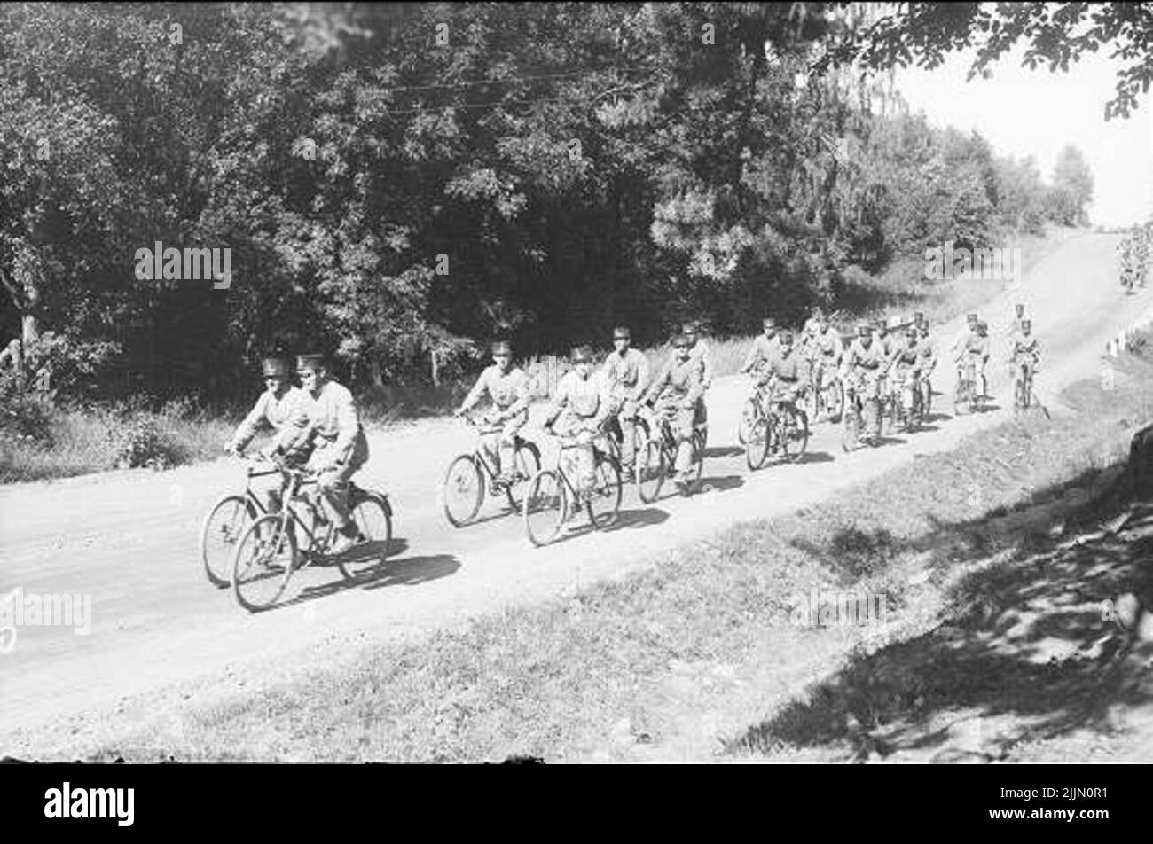 4. Squadron Bicycle March to Sjötorp Lake for swimming and swimming lessons. Stock Photo