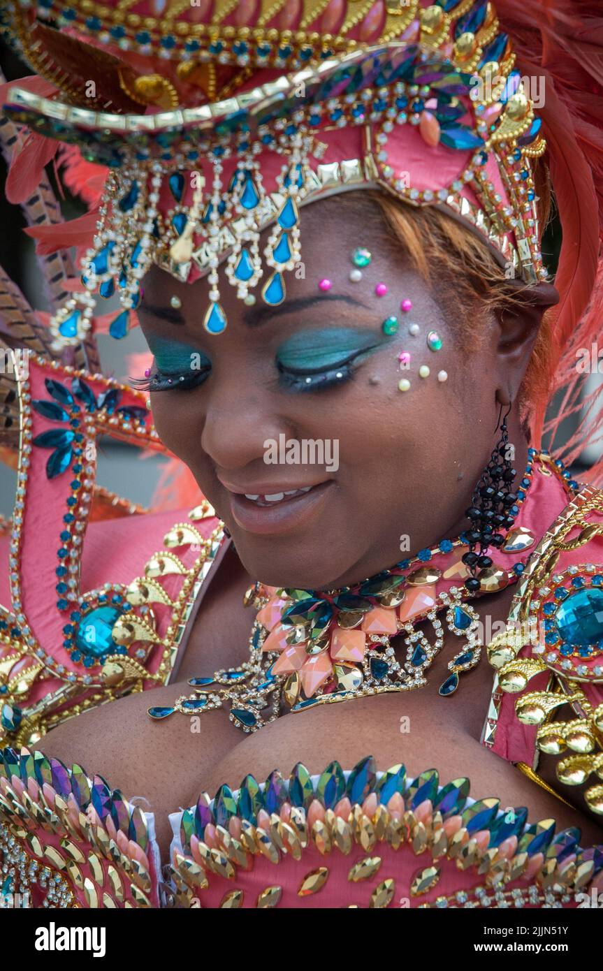 Beautiful women notting hill carnival hi-res stock photography and ...