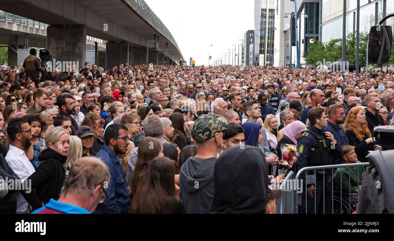 Copenhagen -05/07/2022. Thousands of people gather to lay flowers and pay their respects at the Field Mall in Copenhagen, after mass shooting. Stock Photo