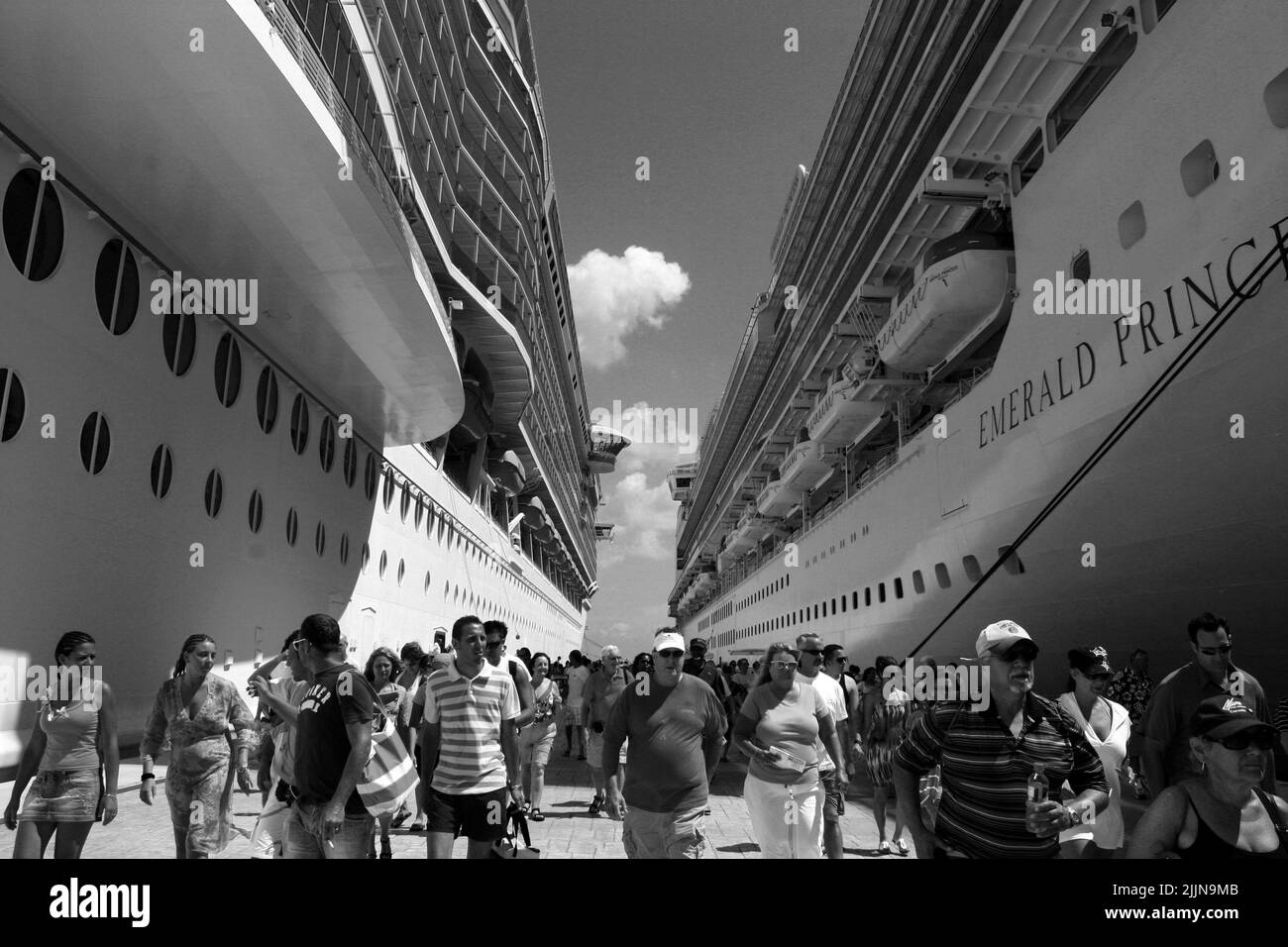 Cruise ships Black and White Stock Photos & Images - Alamy
