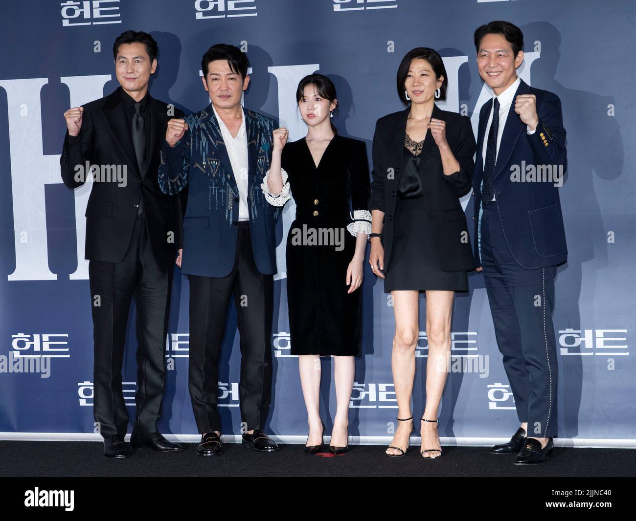 Seoul, South Korea. 27th July, 2022. (L to R) South Korean actors Jung Woo-sung, Heo Sung-tae, actress Go Youn-jung, Jeon Hye-jin, actor and director Lee Jung-jae, pose for photos during a promote their latest movie 'Hunt' in Seoul, South Korea on July 27, 2022. The movie is to be released in the country on Aug 10. (Photo by: Lee Young-ho/Sipa USA) Credit: Sipa USA/Alamy Live News Stock Photo