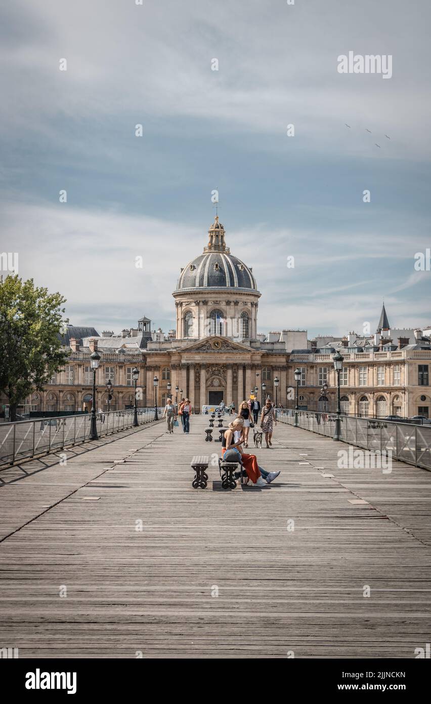 Pont des Arts in July, Paris Stock Photo - Alamy