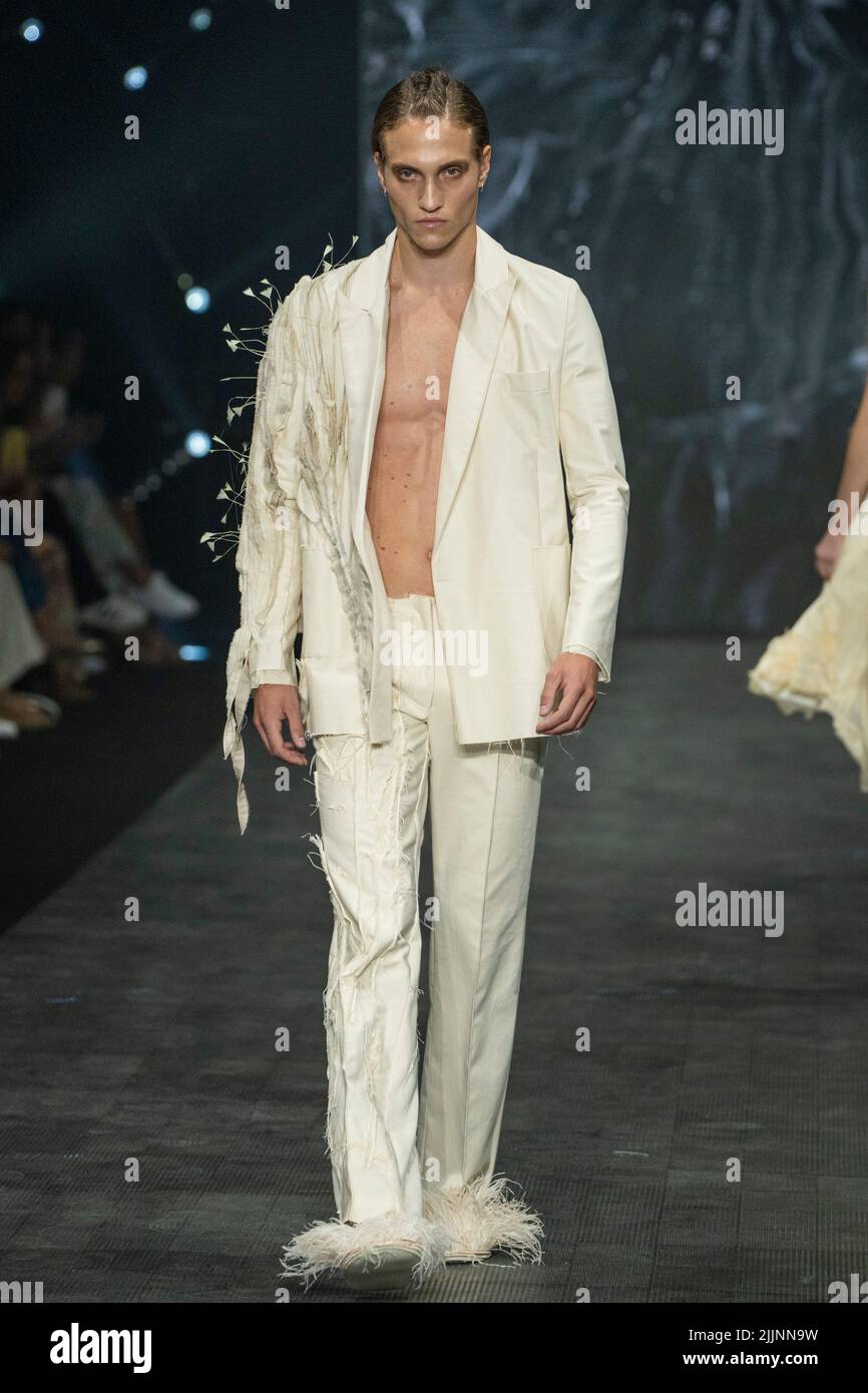 Saman loira spring summer hi-res stock photography and images - Alamy