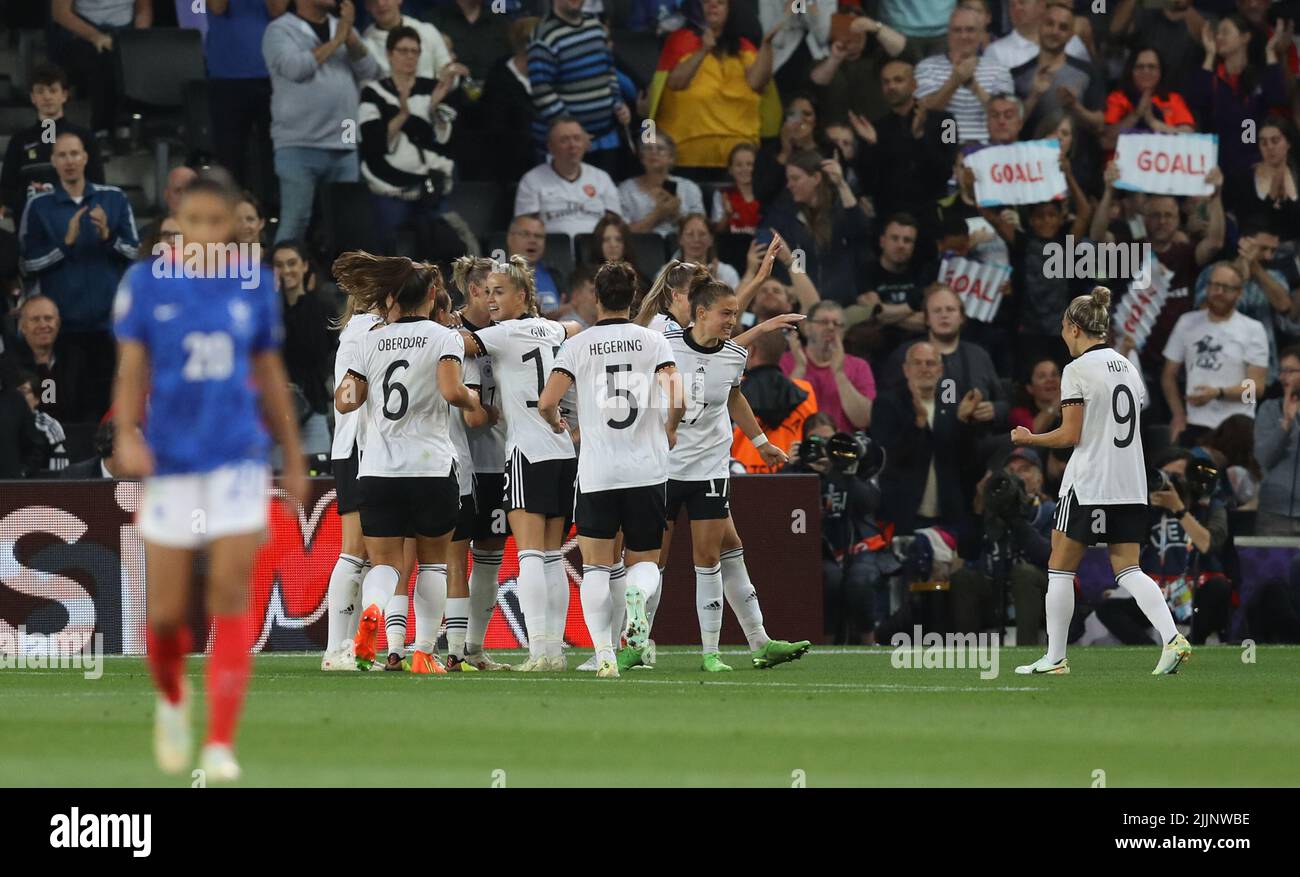 Milton Keynes, England, 27th July 2022. Germany players celebrate after Alexandra Popp of Germany scores to make it 1-0  during the UEFA Women's European Championship 2022 match at stadium:mk, Milton Keynes. Picture credit should read: Paul Terry / Sportimage Credit: Sportimage/Alamy Live News/Alamy Live News Stock Photo