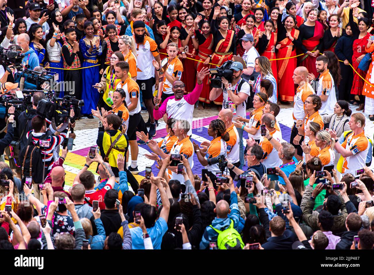 BIRMINGHAM, UNITED KINGDOM. 27th Jul, 2022. Variety artists perform during The Queen's Baton Relay homecoming event of Birmingham 2022 - Commonwealth Games at Victoria Square on Wednesday, July 27, 2022 in BIRMINGHAM, UNITED KINGDOM. Credit: Taka G Wu/Alamy Live News Stock Photo