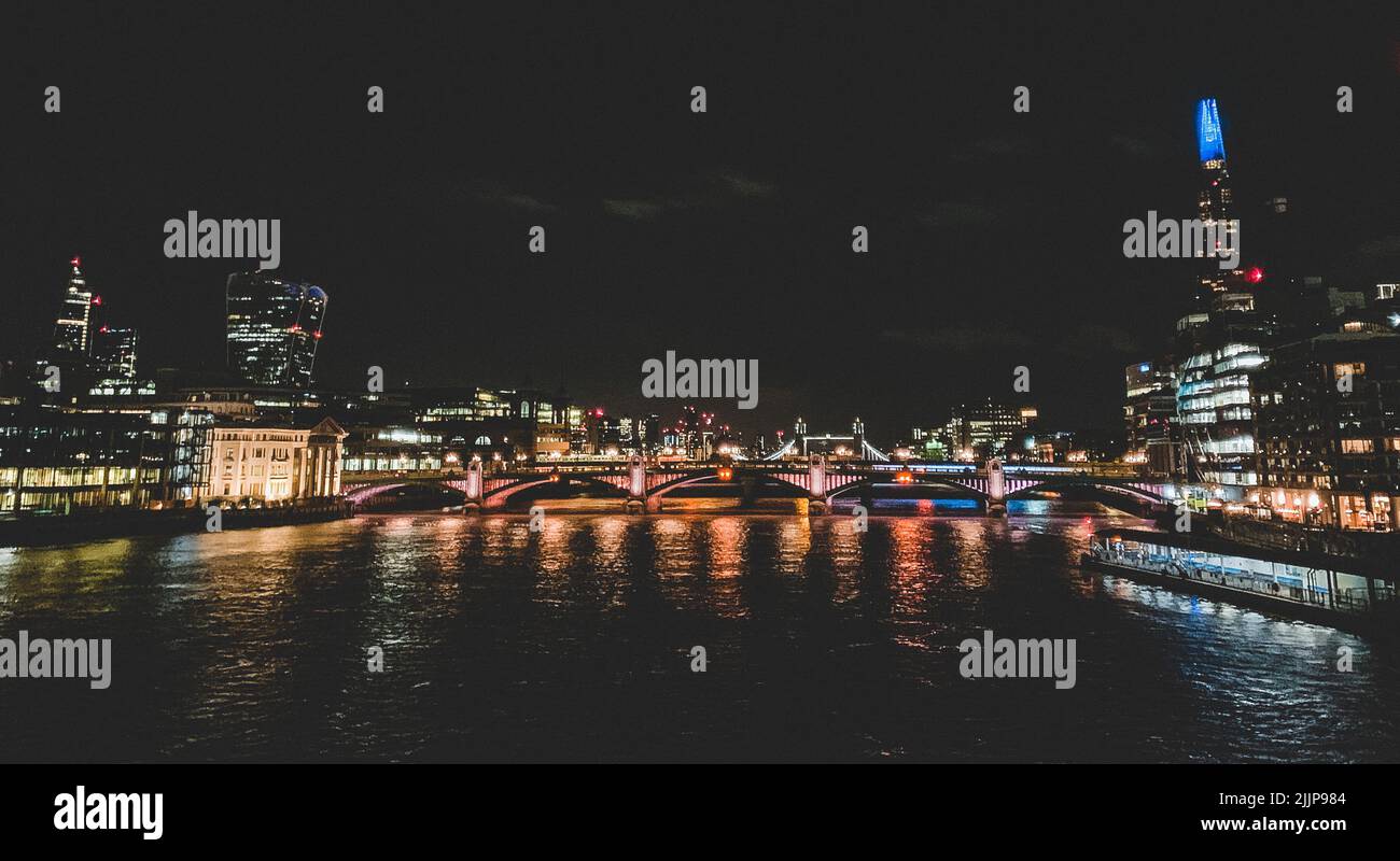 London city downtown night hi-res stock photography and images - Alamy