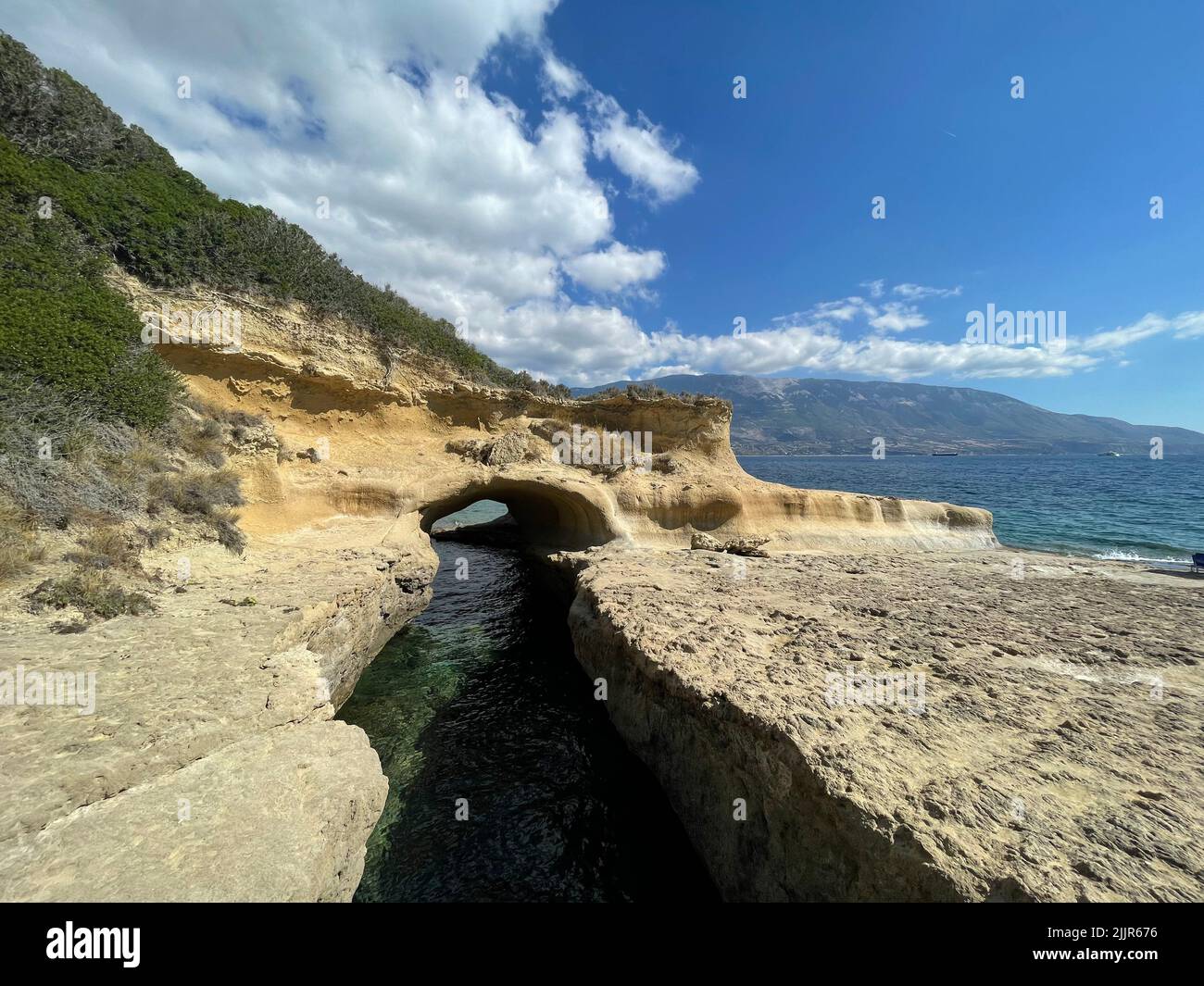 Aerial view rocks beautiful river hi-res stock photography and images ...
