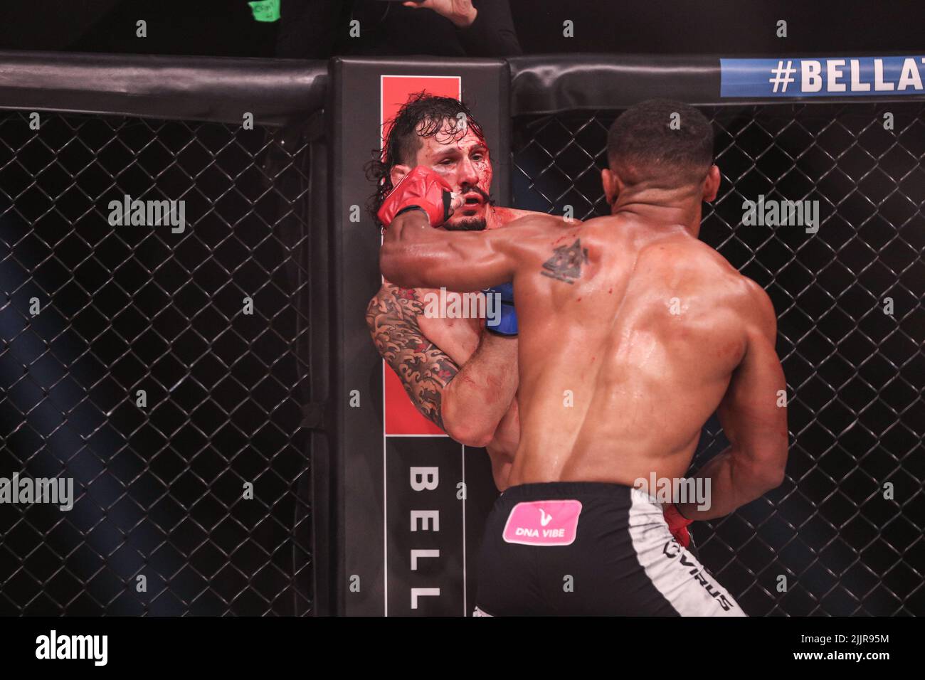 Archie Colgan attacking Bryan Nuro at Bellator 283. Archie Colgan defeats Bryan Nuro by way of knock out in the 3rd round from the Emerald Queen Casin Stock Photo