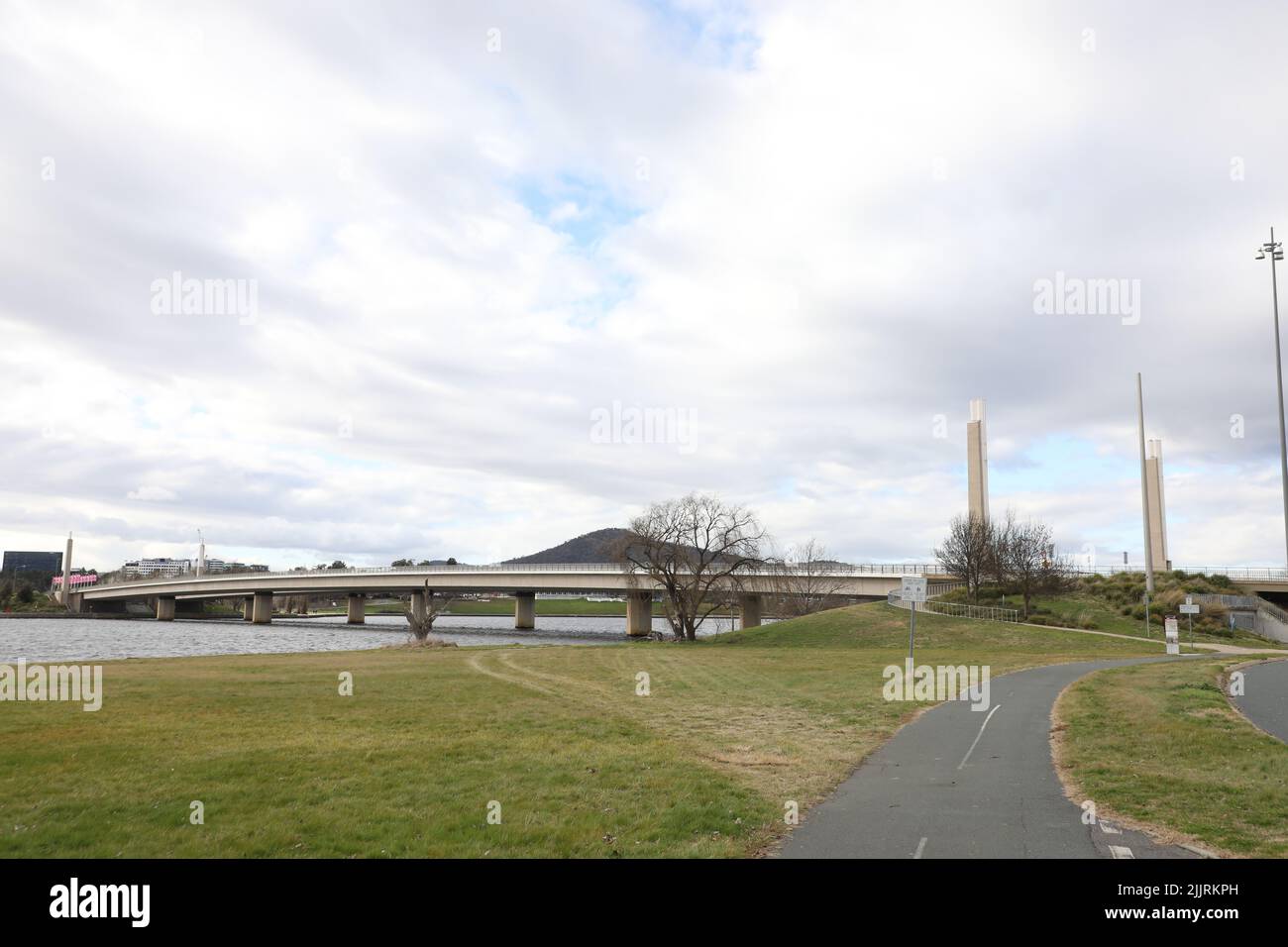 Commonwealth Avenue bridge across the Molonglo River, Lake Burley Griffin, ACT. Photo taken from the Yarralumla side. Stock Photo