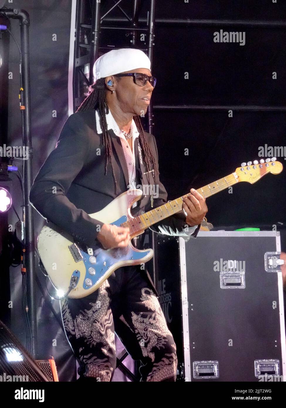 Sandown Park Racecourse, Esher, Surrey, UK. 27th July, 2022. Nile Rodgers and CHIC in concert after racing at the evening horse races at Sandown Park Credit: Motofoto/Alamy Live News Stock Photo