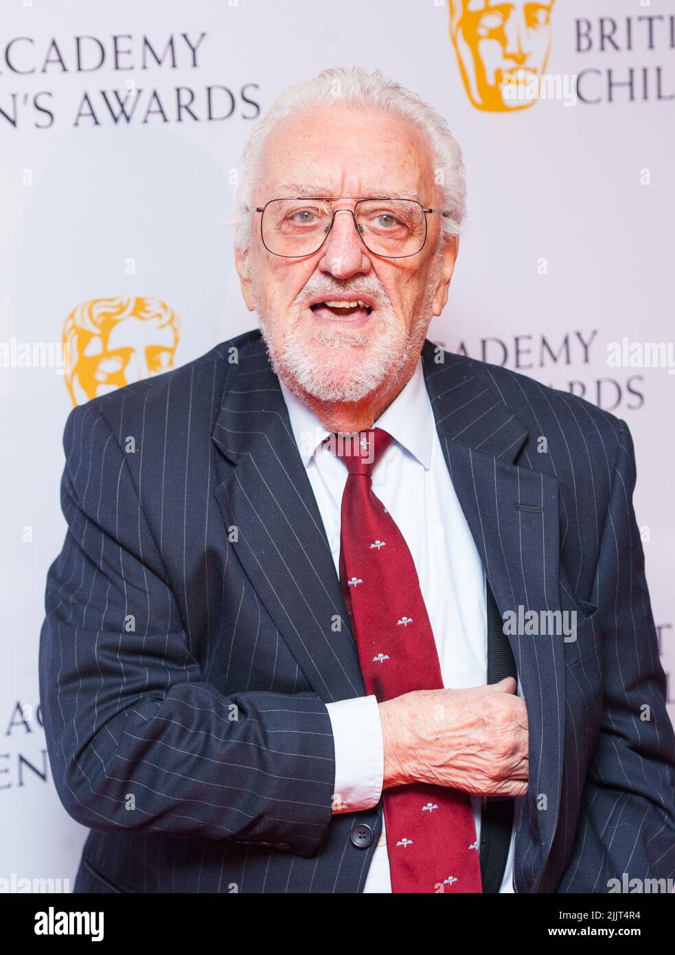 File photo dated 23/11/14 of Bernard Cribbins arriving at the British Academy Children's Awards, at the Roundhouse, Camden, north London. Veteran actor Bernard Cribbins, who narrated The Wombles and starred in the film adaptation of The Railway Children, has died aged 93, his agent said. Issue date: Thursday July 28, 2022. Stock Photo