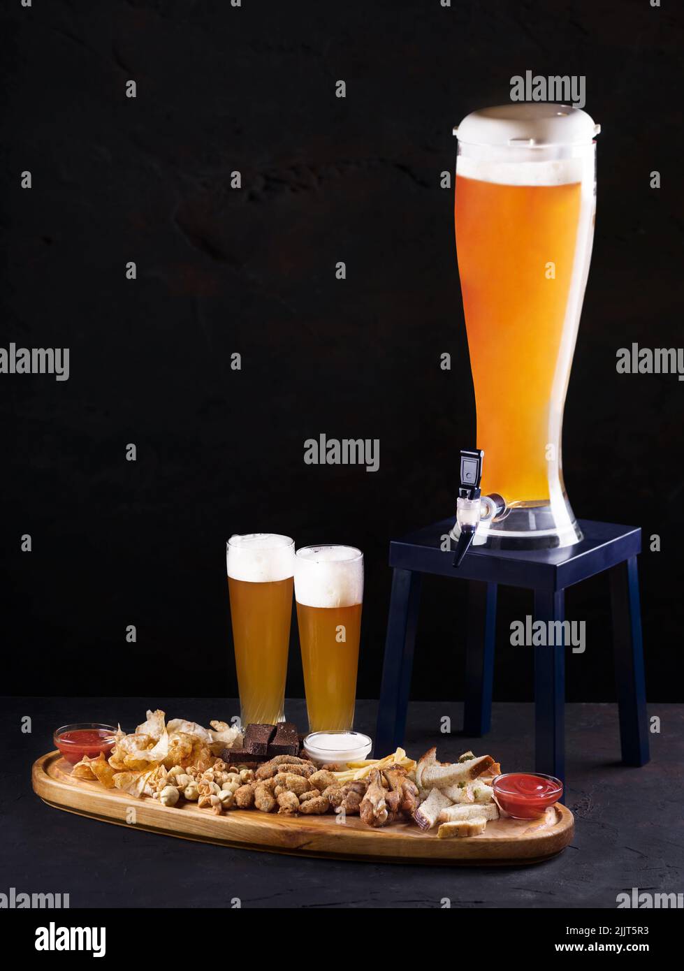 Vintage large glass beer foam hi-res stock photography and images - Alamy