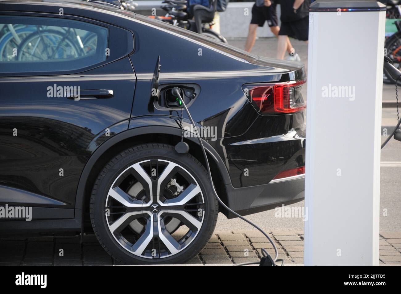 Copenhagen /Denmark/28 July 2022/Many electric autos at recharge point