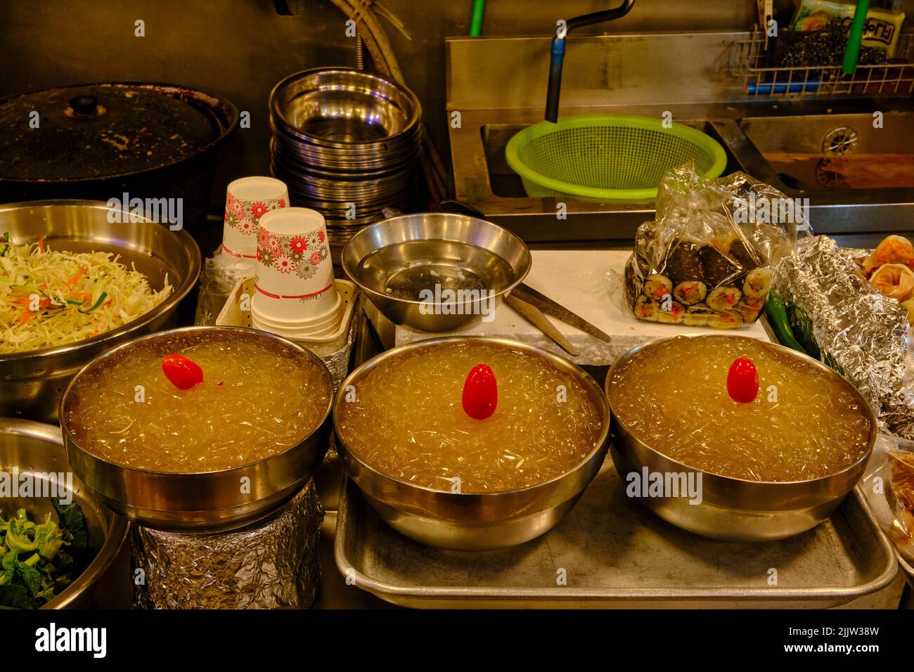 South Korea, Seoul, Jongnogu district, the Gwangjang Market, one of