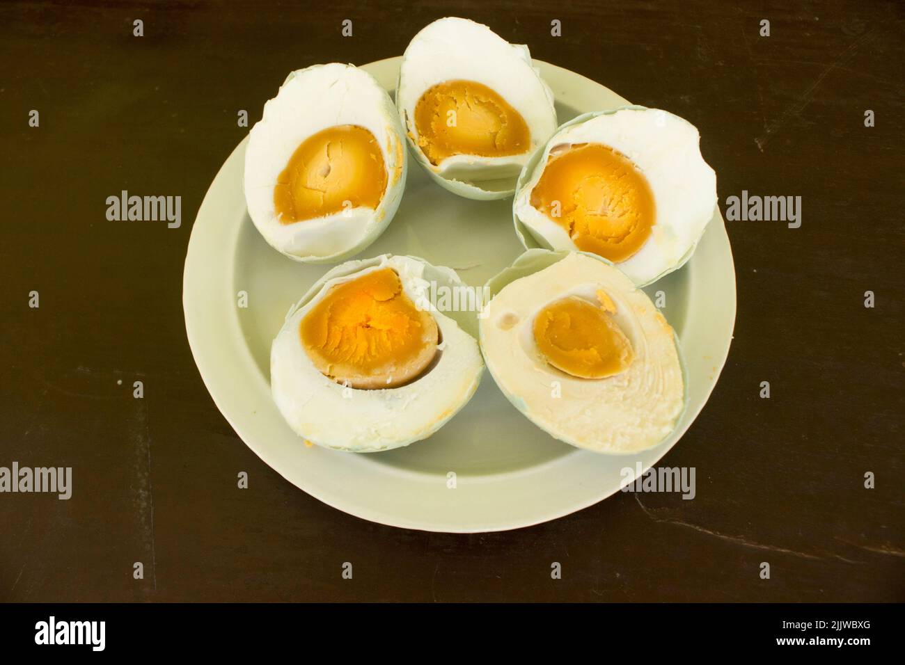 Egg Slicer And Boiled Eggs On The Saucers Closeup Stock Photo - Download  Image Now - Meat Slicer, Egg - Food, Bamboo - Material - iStock