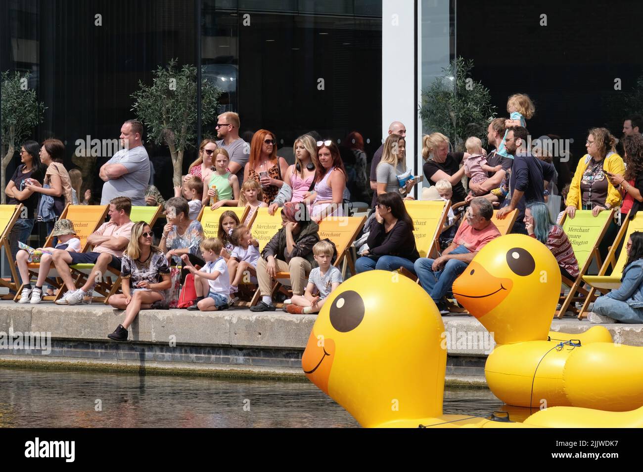 London, UK, 28th July, 2022. Hundreds of rubber ducks filled Paddington Basin at Merchant Square for the annual rubber duck race to raise vital funds for the Children of St Mary's Intensive Care (COSMIC) charity.  Credit: Eleventh Hour Photography/Alamy Live News Stock Photo