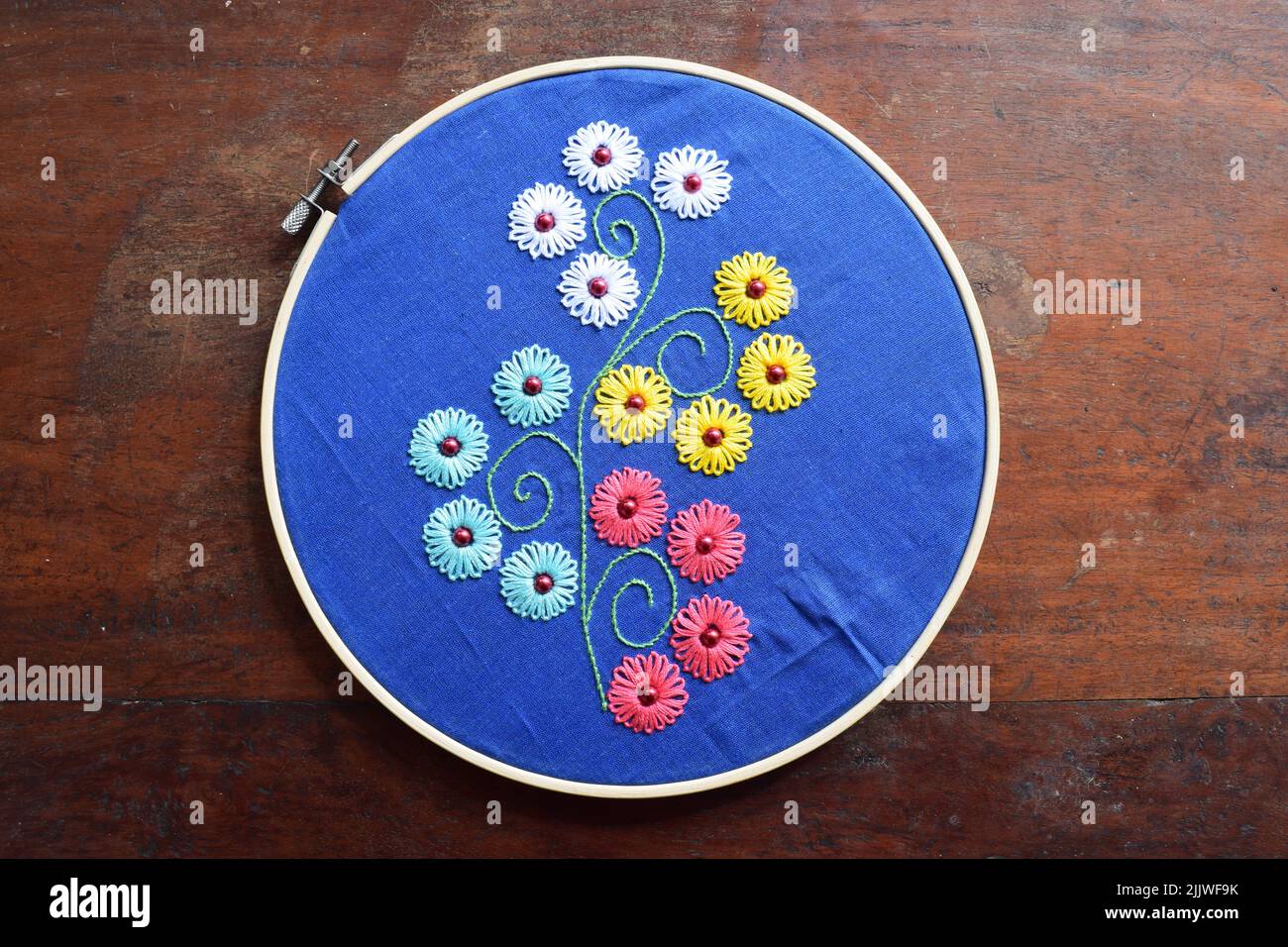 Lazy daisy stitch hi-res stock photography and images - Alamy