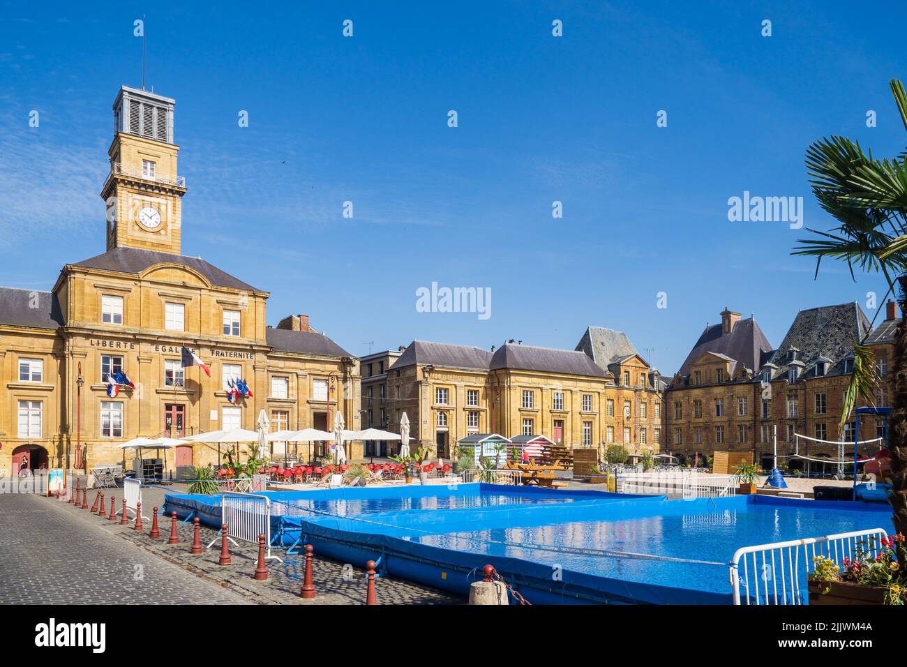 14.07.2 22 Charleville-Mézières, Ardennest, Gran d Est, France. The square is 127m long and 90m wide. It reminds many visitors of the Place des Vosges Stock Photo