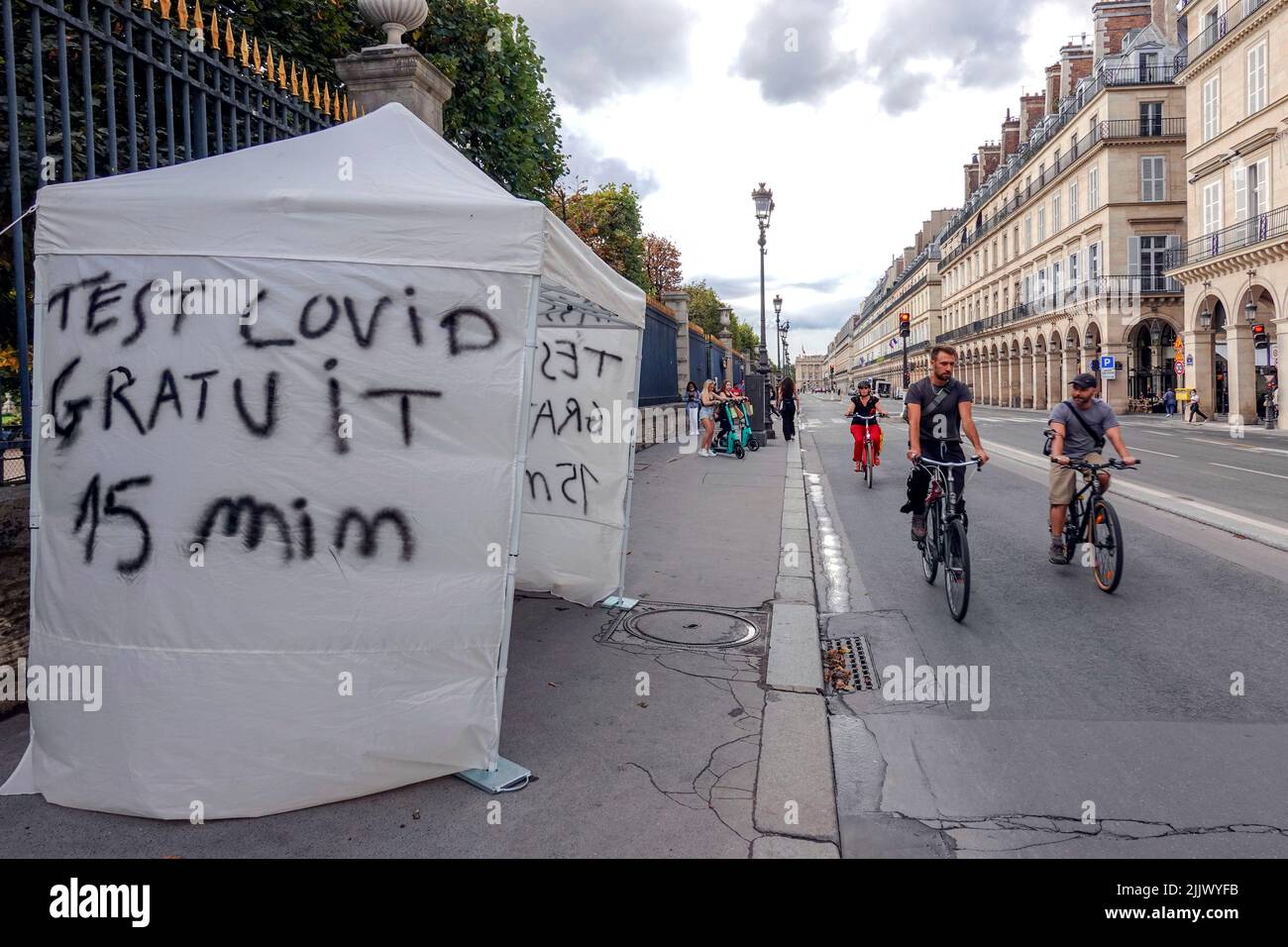 France, Paris, 10 September, 2021. Covid test stalls on the streets of Paris   Photo © Fabio Mazzarella/Sintesi Stock Photo