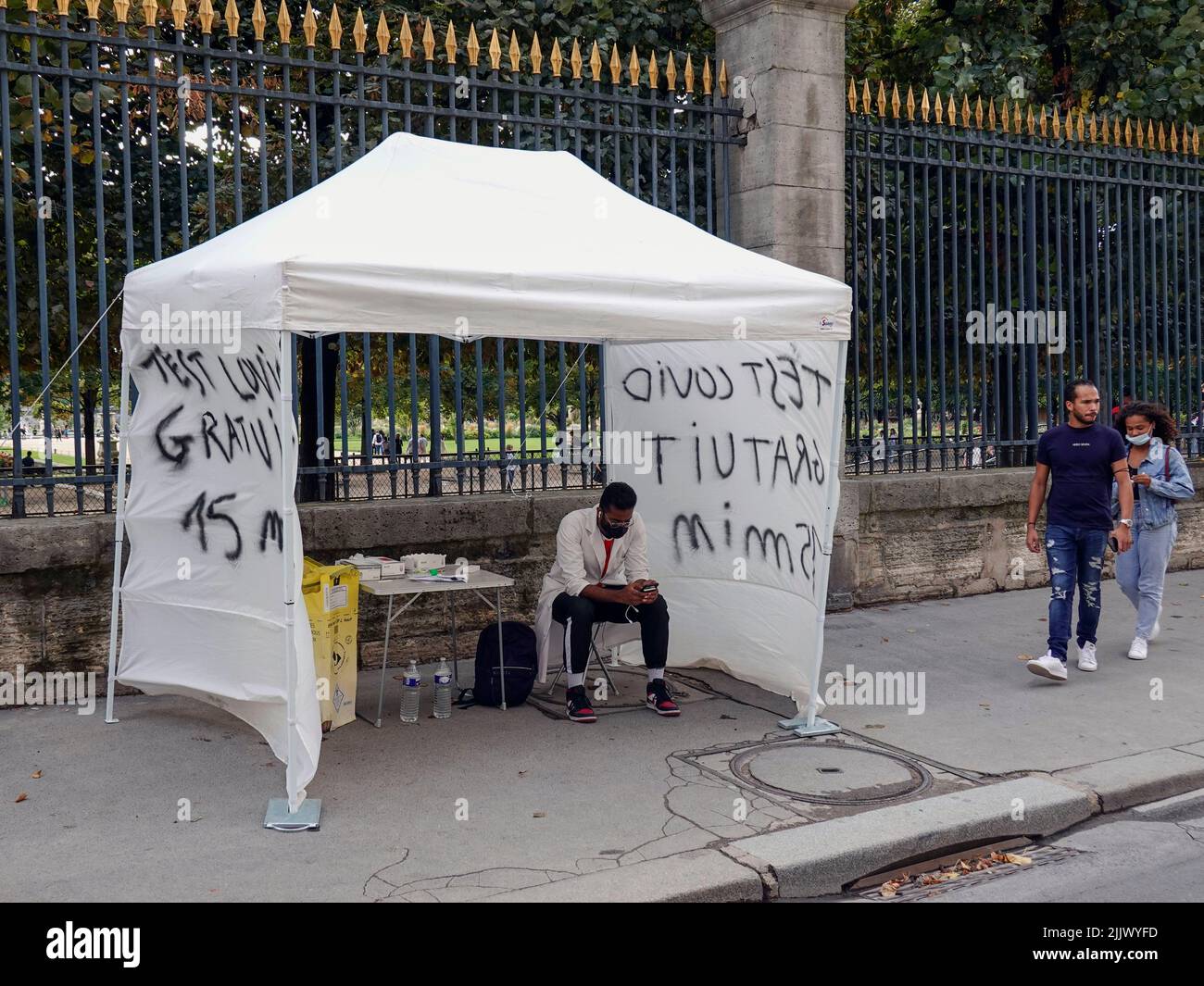 France, Paris, 10 September, 2021. Covid tests stalls on the streets of Paris   Photo © Fabio Mazzarella/Sintesi/Alamy Stock Photo Stock Photo
