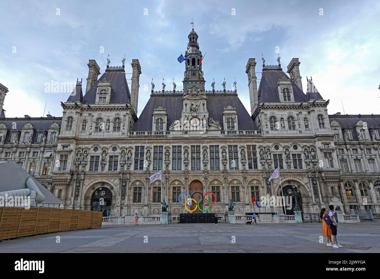 France, Paris, The Hotel de Ville City Hall , is the building housing the city's local administration, standing on the Place de l'Hotel-de-Ville.   Ph Stock Photo