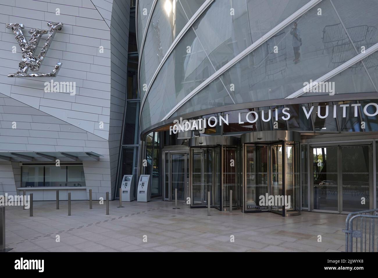 Luis vuitton foundation hi-res stock photography and images - Alamy