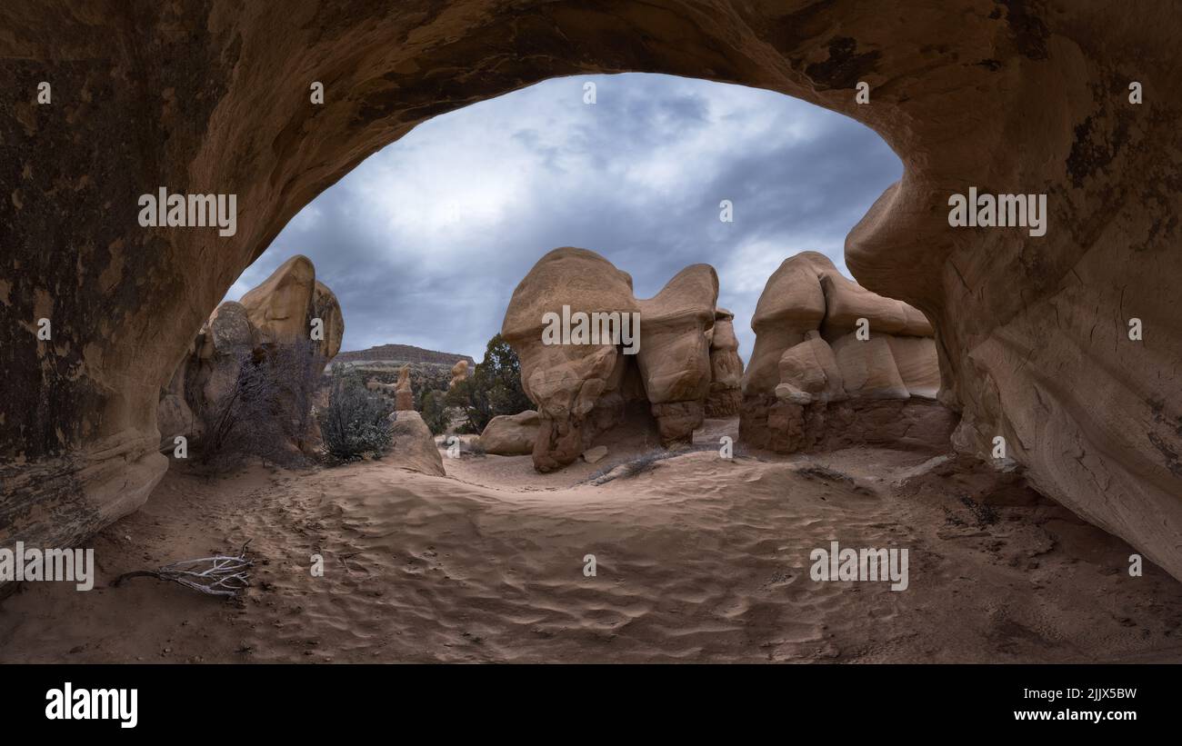 Tunnel arch national park hi-res stock photography and images - Alamy