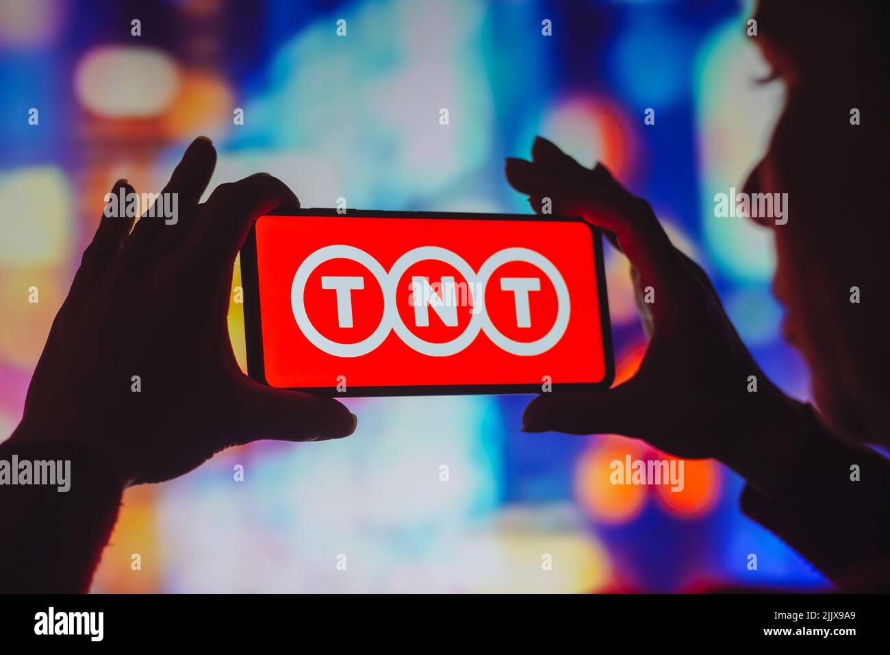 Brazil. 28th July, 2022. In this photo illustration, the TNT Express N.V. logo is displayed on a smartphone screen (Photo by Rafael Henrique/SOPA Images/Sipa USA) Credit: Sipa USA/Alamy Live News Stock Photo
