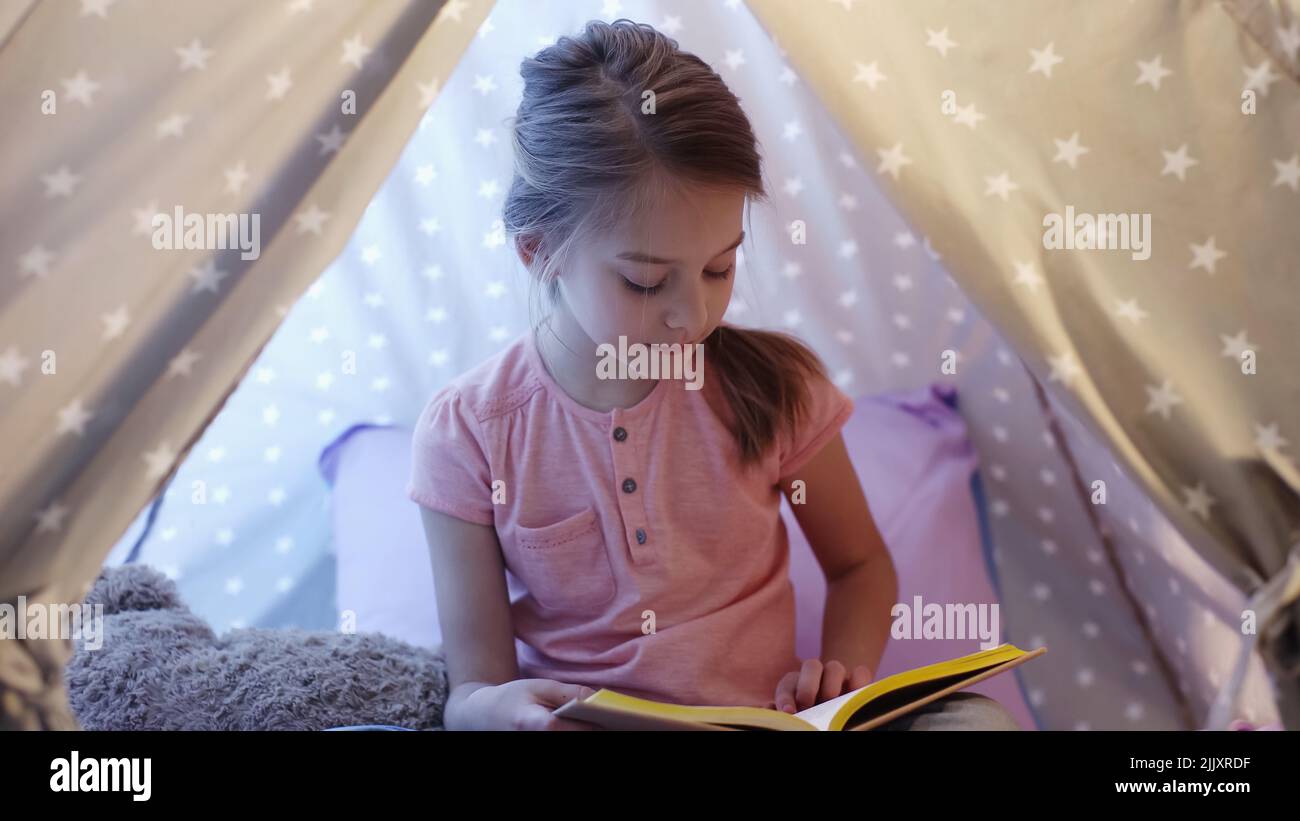 Cute preteen girl in t shirt hi-res stock photography and images - Alamy