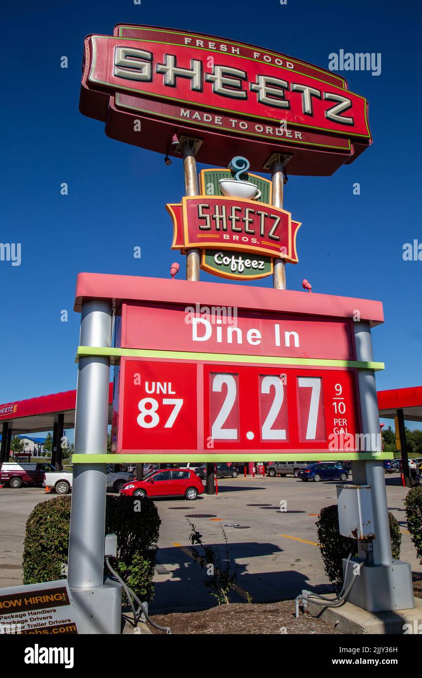 Lebanon, PA, USA October 5, 2016 Sheetz sign at chain of convenience