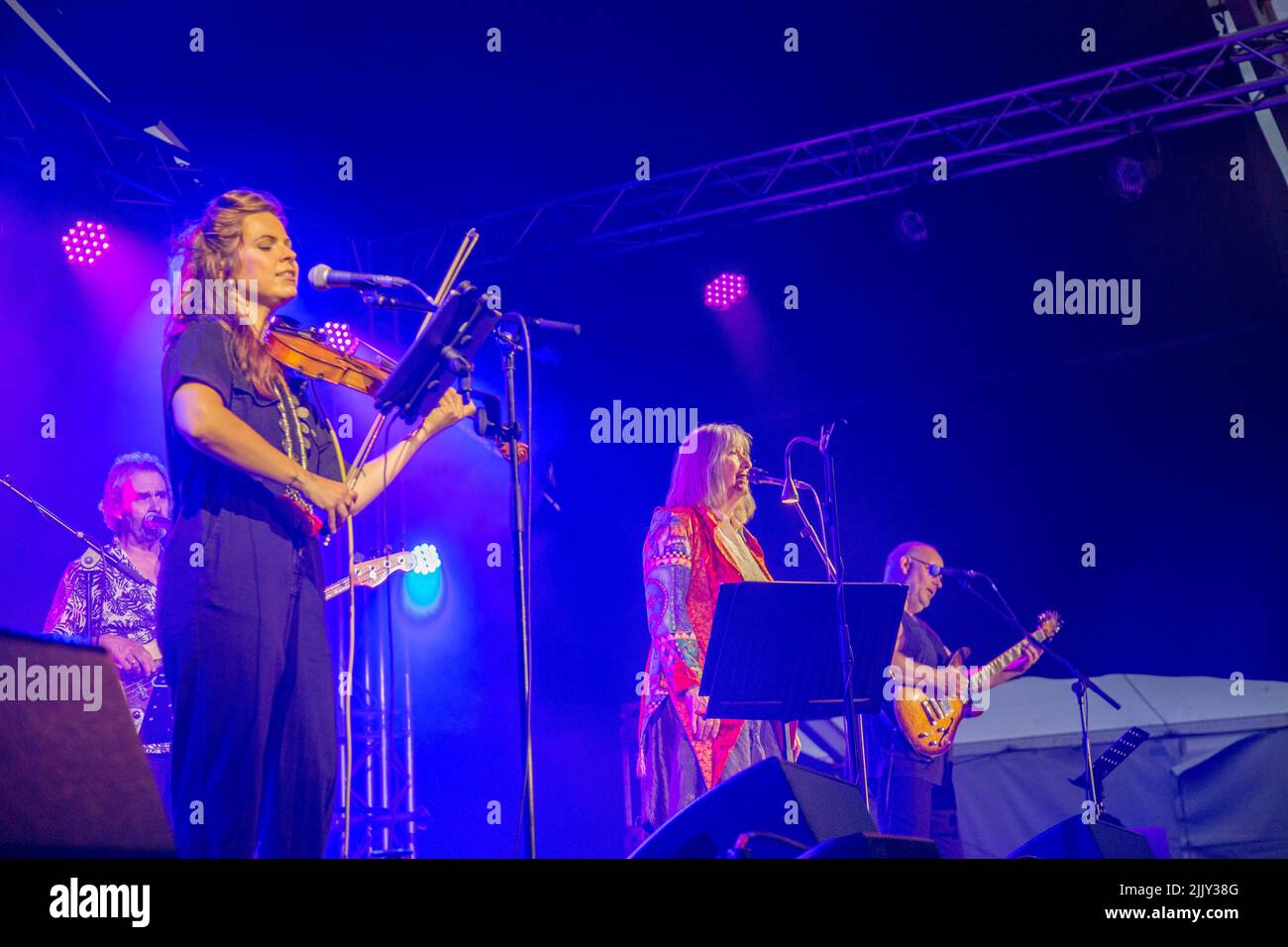 Sidmouth, 28th July 2022 70's Folk/Rock band Steeleye Span kick off the 2022 Sidmouth Folk Festival, back in full sway this year after two years of Pandemic restrictions. Credit: Tony Charnock/Alamy Live News Stock Photo