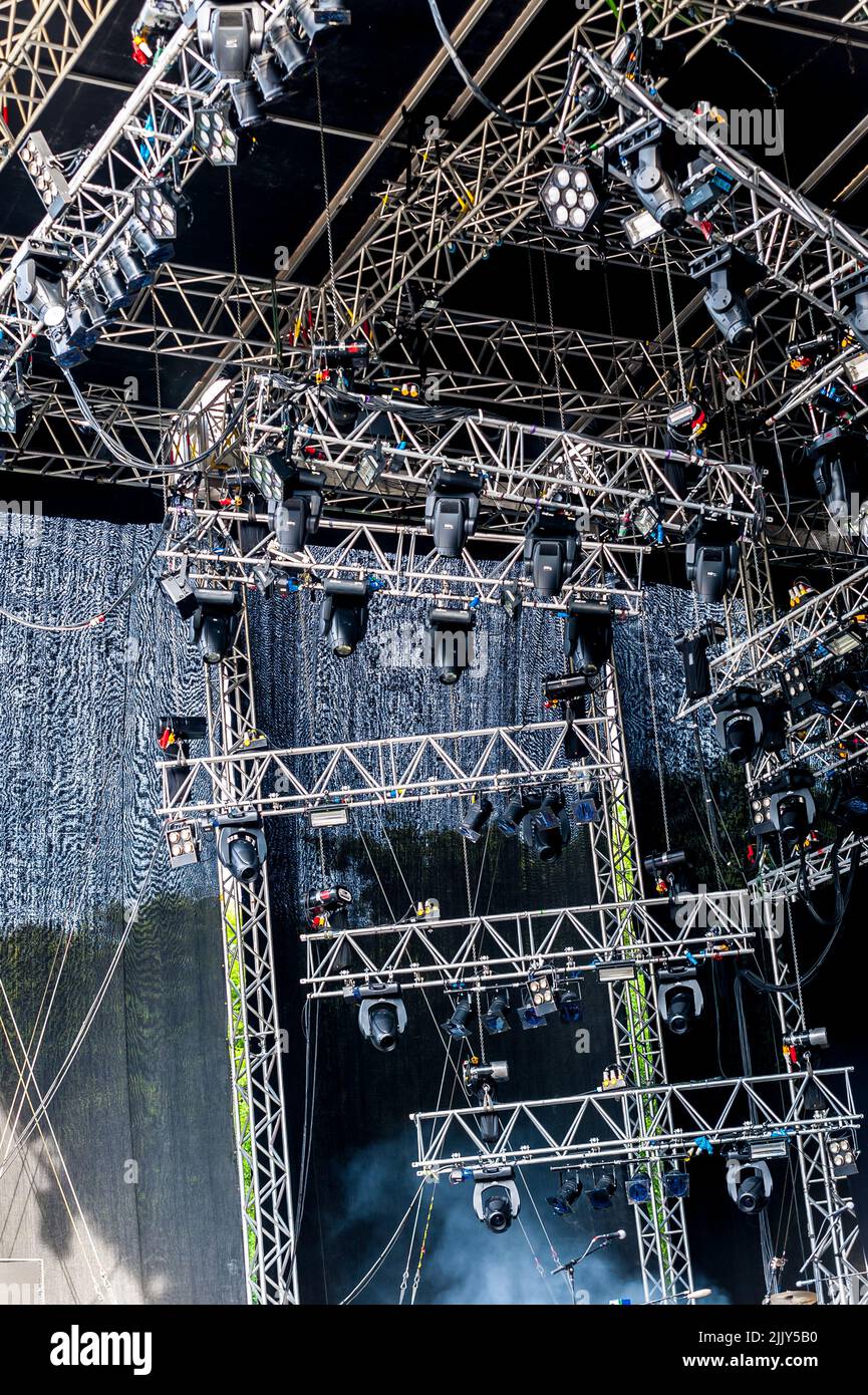 Light rig at a concert arena Stock Photo Alamy
