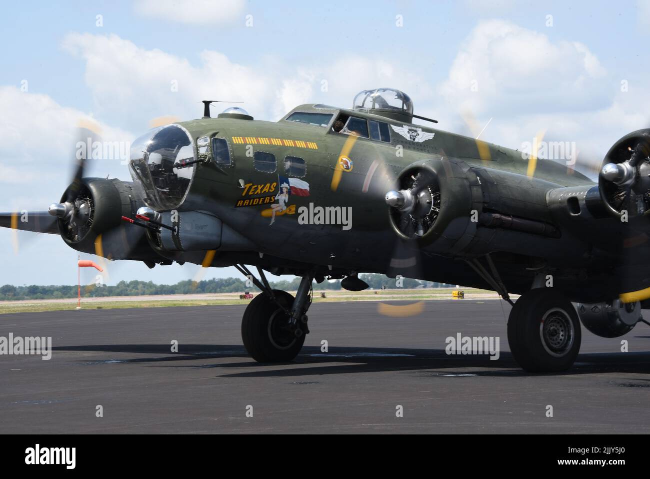 Crew Members From The Commemorative Air Force Prepare A B-17 Flying ...