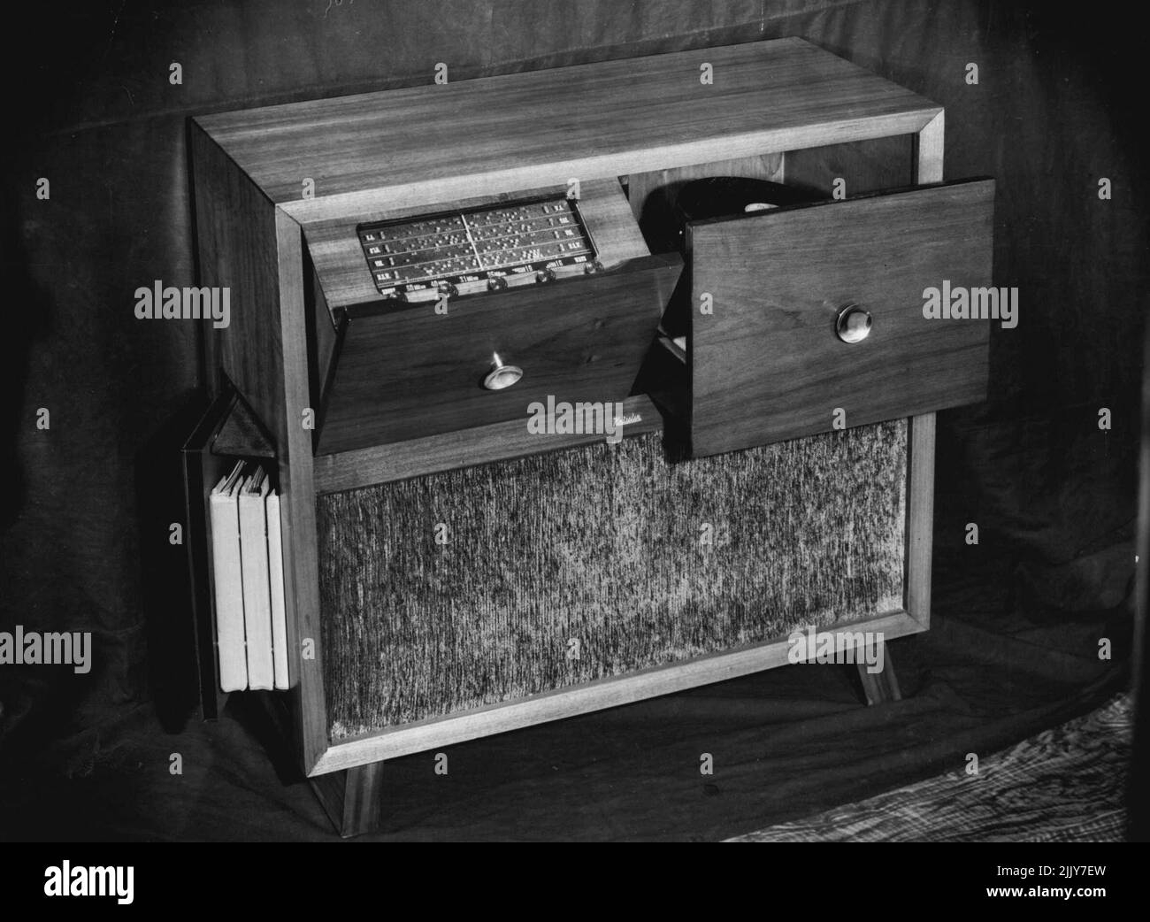 Radiogram record player hires stock photography and images Alamy