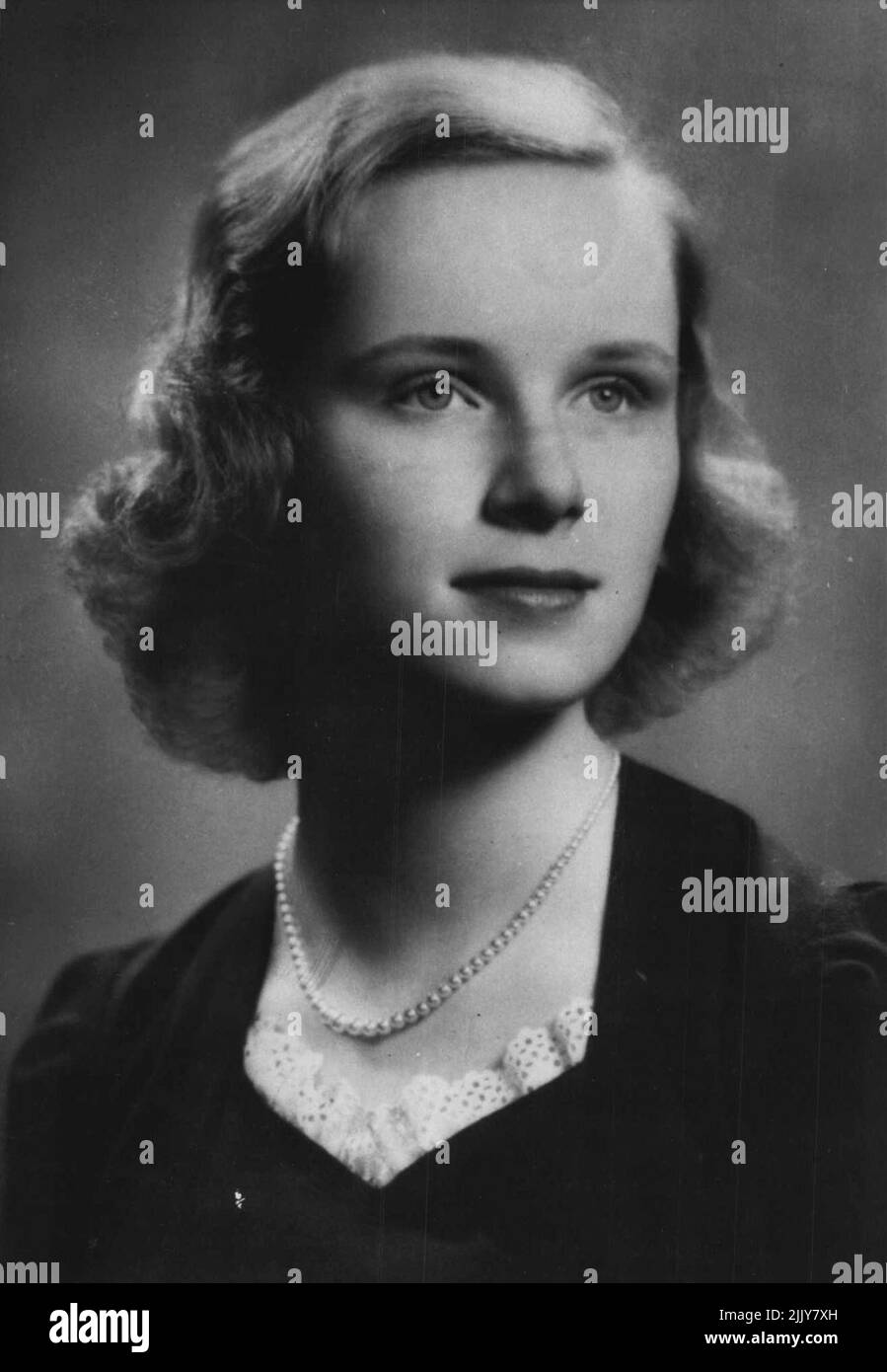 Suzanne Perrin, wife of Franklin D. Roosevelt, Jr. September 26, 1950. (Photo by Associated Press Newsphoto). Stock Photo