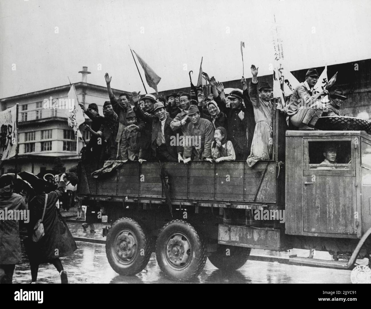 A result of the American occupation of Japan is the liberation of Korean political prisoners by the Japanese Government from Fuchu Prison outside Tokyo. A demonstration greeted the freed prisoners, some of whom had bean imprisoned for as long as 18 years for communistic tendencies. November 9, 1945. (Photo by US Army Signal Corps Photo). Stock Photo