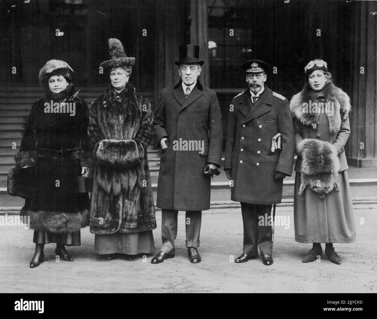 Mrs. W Wilson, Queen Mary, Woodrow Wilson, King George, Princess Royal. May 06, 1935. (Photo by Central Press Photos Ltd.). Stock Photo