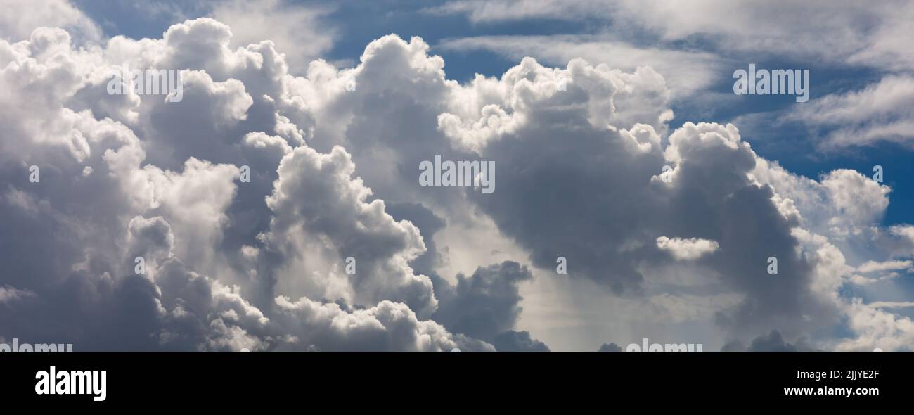 Cloud sky background hi-res stock photography and images - Alamy