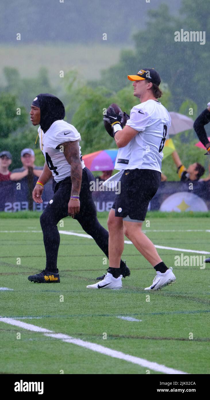 Latrobe, PA, USA. 28th July, 2022. July 28th, 2022: Benny Snell #24 during  the Pittsburgh Steelers Training Camp in Latrobe, PA. Mike J. Allen/BMR  (Credit Image: © Mike J. Allen/BMR via ZUMA