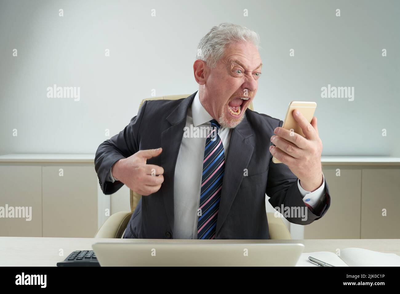 White Collar Worker Angry Hi res Stock Photography And Images Alamy White Collar Worker Angry Hi res Stock Photography And Images Alamy