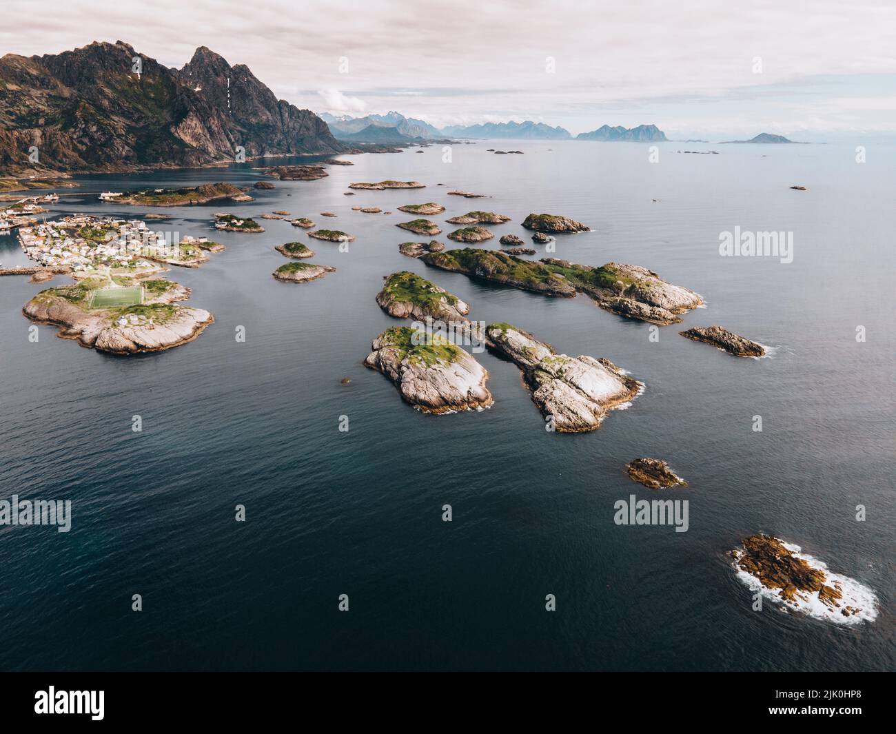 views-of-henningsvaer-in-the-lofoten-islands-in-norway-stock-photo-alamy
