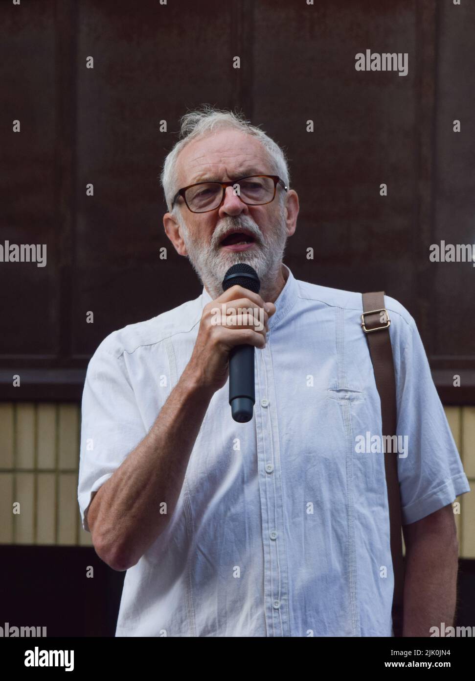 London, UK. 29th July, 2022. Labour MP Jeremy Corbyn speaks at the CWU (Communication Workers Union) strike picket outside BT Tower. Thousands of BT and Openreach workers have staged walkouts over pay. Credit: Vuk Valcic/Alamy Live News Stock Photo