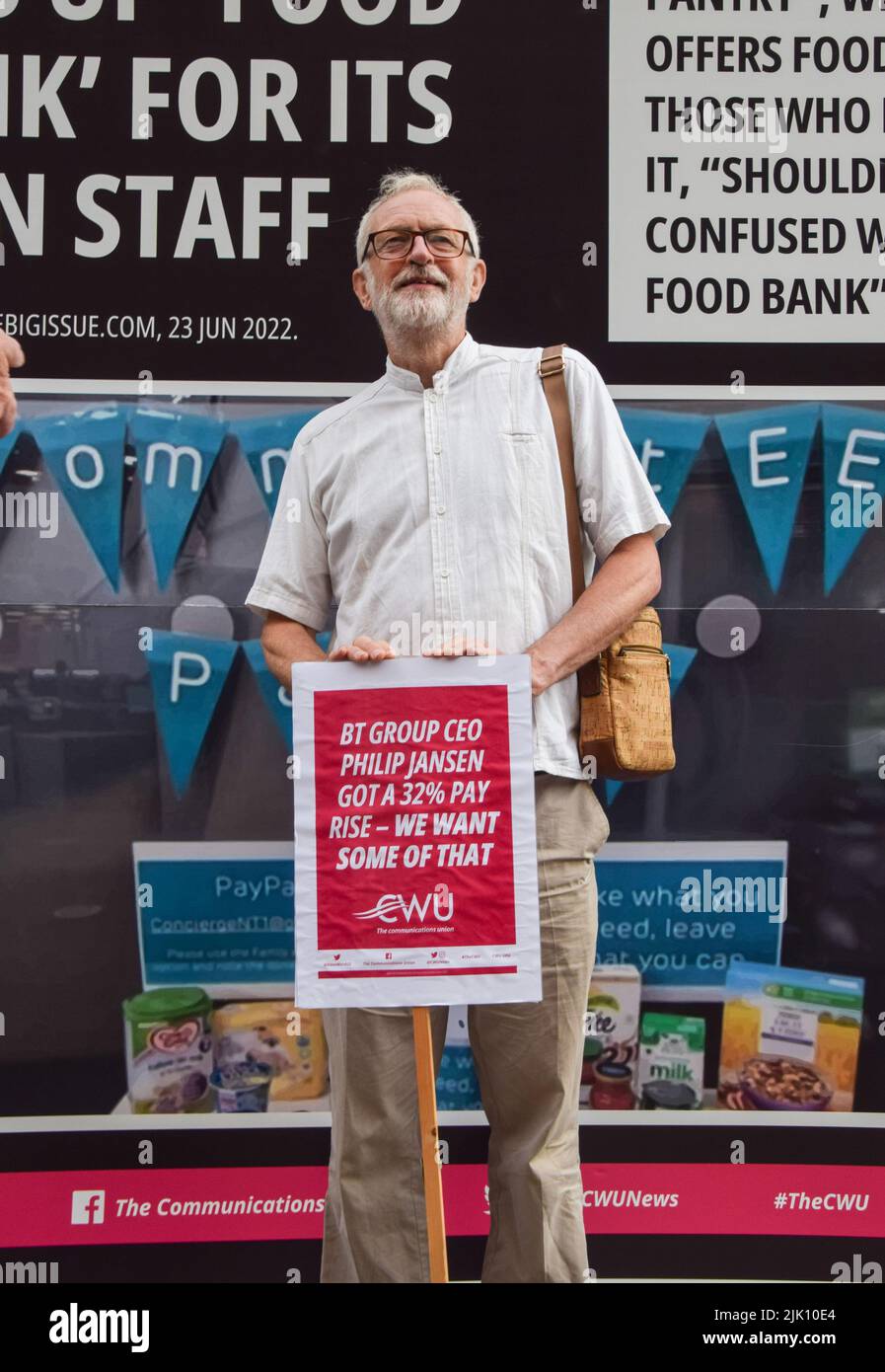 London, UK. 29th July, 2022. Labour MP Jeremy Corbyn joins the CWU (Communication Workers Union) strike picket outside BT Tower. Thousands of BT and Openreach workers have staged walkouts over pay. Credit: Vuk Valcic/Alamy Live News Stock Photo
